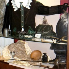 Kostýmy z doby třicetileté války a předměty denní potřeby. Foto: Kamila Dvořáková