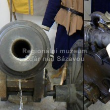 Hlaveň děla a netradiční ucpávka používaná Flambergem při střelbě. Foto: Kamila Dvořáková