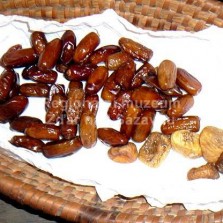 Vánoční laskominy - datle a fíky. Foto: Kamila Dvořáková