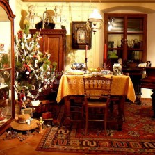 Vánočně vyzdobený měšťanský salón v Moučkově domě. Foto: Kamila Dvořáková