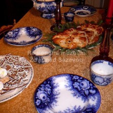 Detail prostřeného stolu. Foto: Kamila Dvořáková