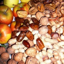 Fíky, datle, ořechy a jablíčka. Foto: Kamila Dvořáková