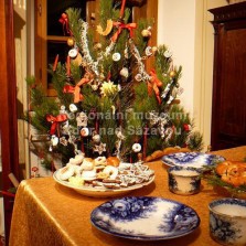 Stromeček a stůl. Foto: Kamila Dvořáková