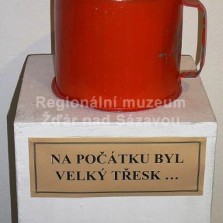 S nadsázkou lze říci, že na počátku historie žďárské Tvrze byl velký třesk. Foto: Kamila Dvořáková