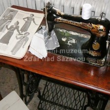 Šicí stroj značky Singer. Foto: Kamila Dvořáková