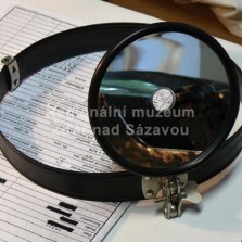 Vyšetřovací čelní zrcátko. Foto: Kamila Dvořáková