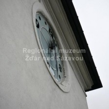 Hodinové ciferníky po opravě. Foto: Kamila Dvořáková