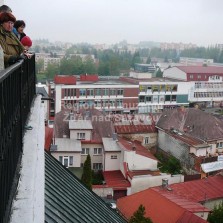 Návštěvníci na ochoze směrem k náměstí. Foto: Kamila Dvořáková