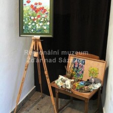 Zákoutí s malířskými potřebami. Foto: Kamila Dvořáková