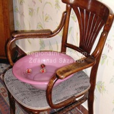 Pouštění skořápek. Foto: Kamila Dvořáková