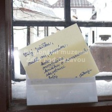 Dopis Ježíškovi za oknem. Foto: Kamila Dvořáková