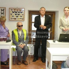 Manželé Holoubkovi, 1. místostarosta města Žďáru a moderátorka celého večera Mgr. et Mgr. Bc. Lenka Benešová. Foto: Kamila Dvořáková