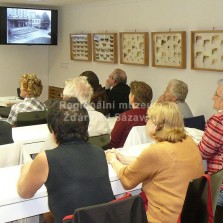 Besedu doprovázely i dobové fotografie. Foto: Kamila Dvořáková