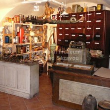 Konec oslavy - prvorepublikový obchod smíšeným zbožím čeká na další návštěvníky. Foto: Kamila Dvořáková