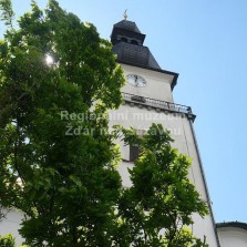 Pod věží. Foto: Kamila Dvořáková