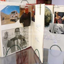 Jeden z památníků. Karel Loprais - šestinásobný vítěz automobilových závodů Rallye Dakar v kategorii kamionů. Foto: Kamila Dvořáková.