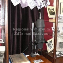 Leštička a zvětšovací přístroj. Foto: Kamila Dvořáková