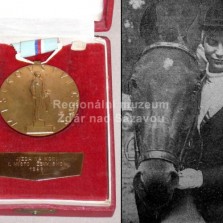První žďárská mistryně republiky Veronika Štefanová a její medaile. Foto: Archiv RM