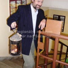 Muzejník s lucernou. Foto: Kamila Dvořáková