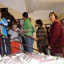 Návštěvníci na cestě do prvního patra. Foto: Kamila Dvořáková