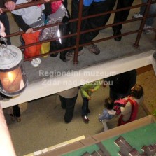 Průhled do přízemí. Foto: Kamila Dvořáková