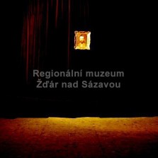 Pohled do muzea při nočním osvětlení. Foto: Kamila Dvořáková