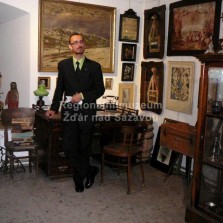 Unavený, ale spokojený autor výstavy po půlnoci. Foto: Kamila Dvořáková