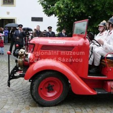 Příjezd hasičského vozu Praga z roku 1941. Foto: Kamila Dvořáková