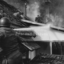 Zásah při požáru (1961). Foto: Archiv SDH