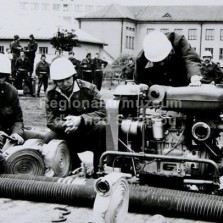 Družstvo mužů - příprava na požární útok. Foto: Archiv SDH