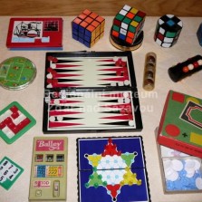 Hlavolamy a stolní hry. Foto: Kamila Dvořáková