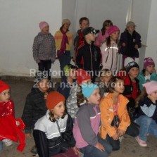 Při promítání pohádky. Foto: Alena Kratochvílová