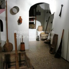 Síň a černá kuchyně. Foto: Kamila Dvořáková