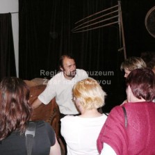 Výklad v kůlně. Foto: Kamila Dvořáková