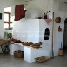 Pec s černou kuchyní. Foto: Kamila Dvořáková