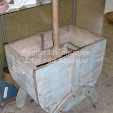 Pračka z 20. a 30. let 20. století.  Foto: Kamila Dvořáková