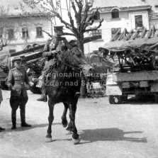 Gardové minomety na náměstí ve Žďáře. Foto: Archiv RM