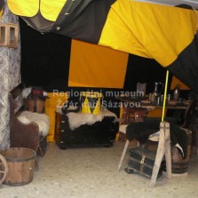 Vojenský stan. Foto: Kamila Dvořáková