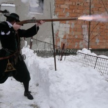 Výstřel z muškety. Foto: Kamila Dvořáková