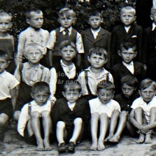 Detail - 1. třída obecné chlapecké školy ve Městě Žďáře
