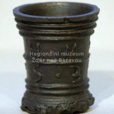 Litinový moždíř, jeden z nejstarších litinových výrobků na Vysočině (1653).