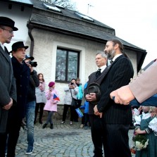 Představitelé města, v čele se starostou Kružíkem (Mgr. Miloslav Lopaur), vítají pana prezidenta. Foto: Antonín Zeman