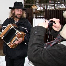 Harmonikář je studnicí lidových i jiných písní. Foto: Antonín Zeman