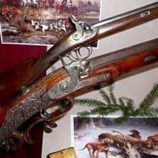 Detail - lovecké pušky s perkusním zámkem. Foto: Kamila Dvořáková