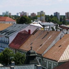 Původní zástavba na náměstí a sídliště Přednádraží. Foto: Kamila Dvořáková