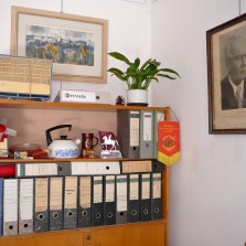 Detail interiéru socialistické kanceláře. Foto: Kamila Dvořáková