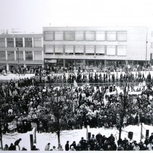 Stále rostoucí dav na náměstí - generální stávka 27. 11. 1989. Foto: Jaroslav Šindelka