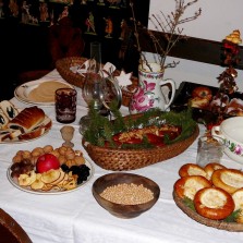 Štědrovečerní tabule s tradičními pokrmy. Foto: Kamila Dvořáková
