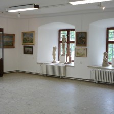 První místnost výstavy PLAMENŮM NAVZDORY. Foto: Kamila Dvořáková