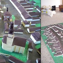 Důkladná očista modelu města Žďáru. Foto: Kamila Dvořáková